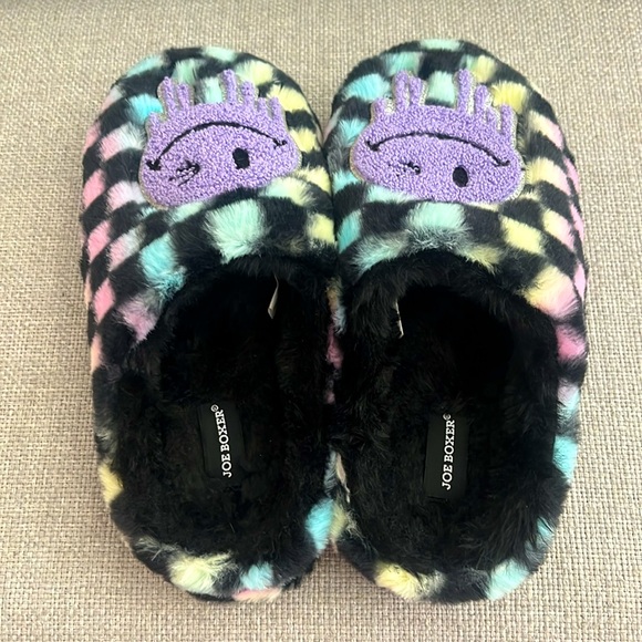 Joe Boxer checkered slippers w/ smiley face, size 7/8. - Picture 2 of 8